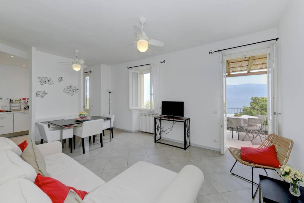 Oleandro Apartment Directly On The Lake Gargnano Ngoại thất bức ảnh