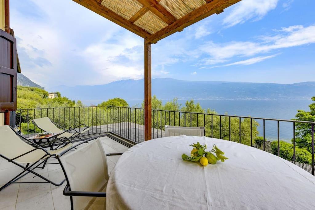 Oleandro Apartment Directly On The Lake Gargnano Ngoại thất bức ảnh